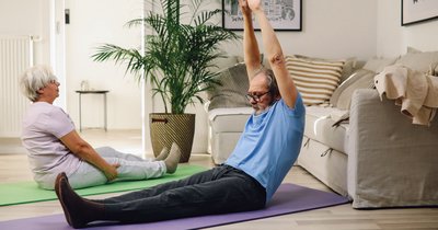 Ćwiczenia Oli Żelazo na brzuch dla seniorów
